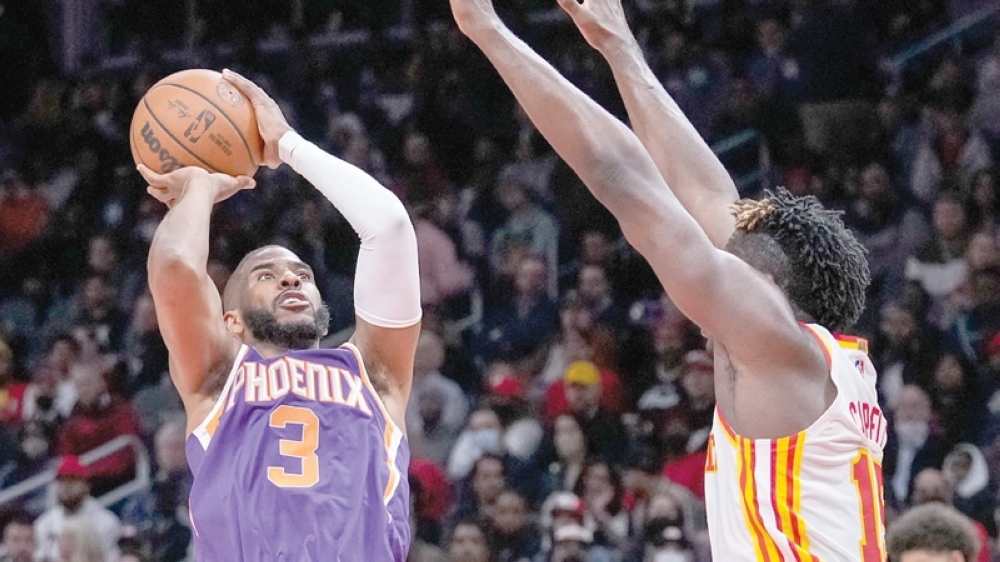 Young Has 43 Points, Hawks End Suns' 11-game Winning Streak - Bloomberg