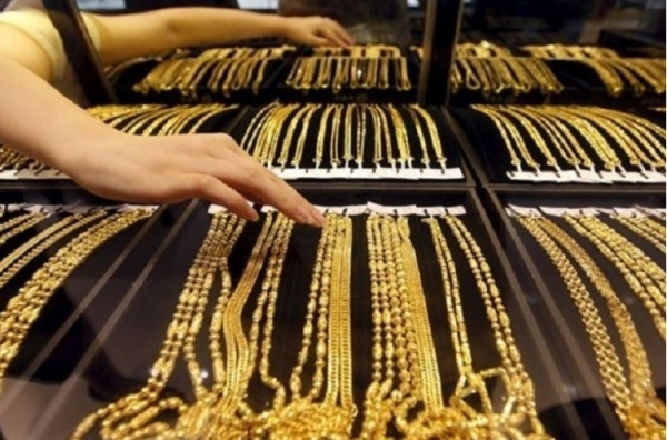 gold-prices-continue-to-slide-in-oman-globally-oman-observer